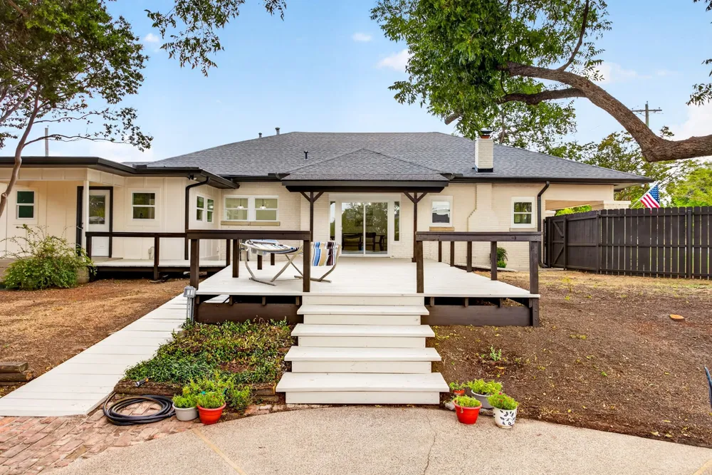 411 S Bowie Drive Weatherford, TX 76086