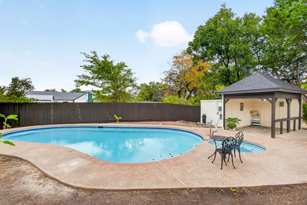 411 S Bowie Drive Weatherford, TX 76086