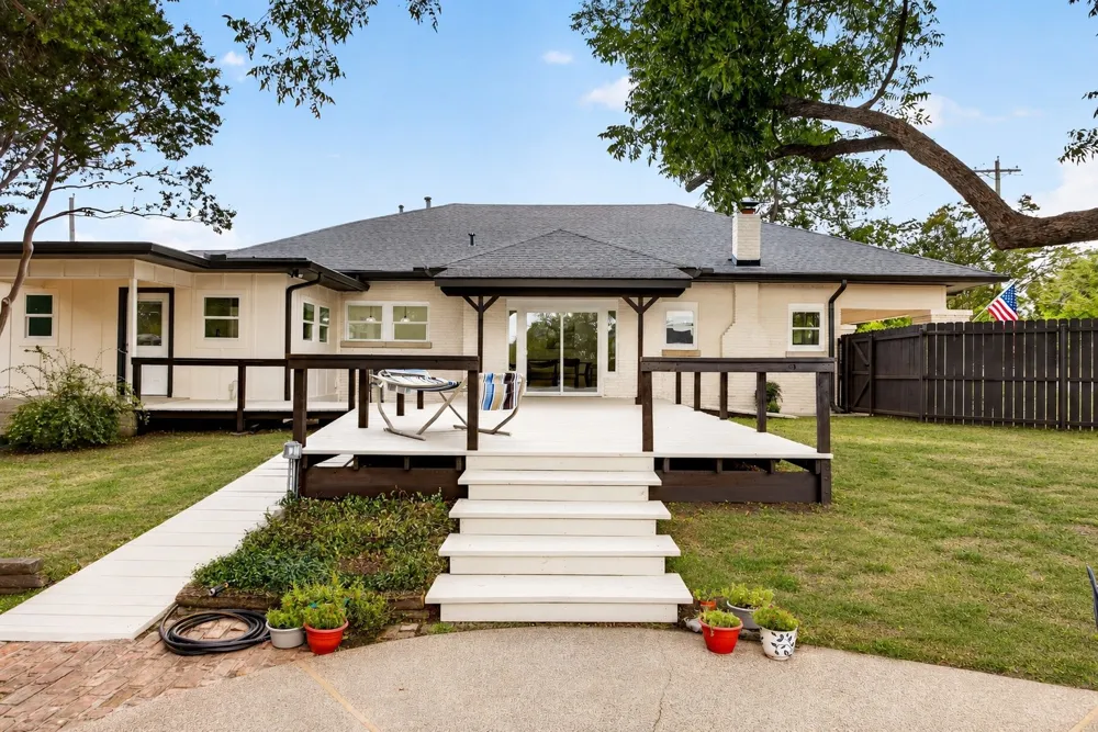411 S Bowie Drive Weatherford, TX 76086