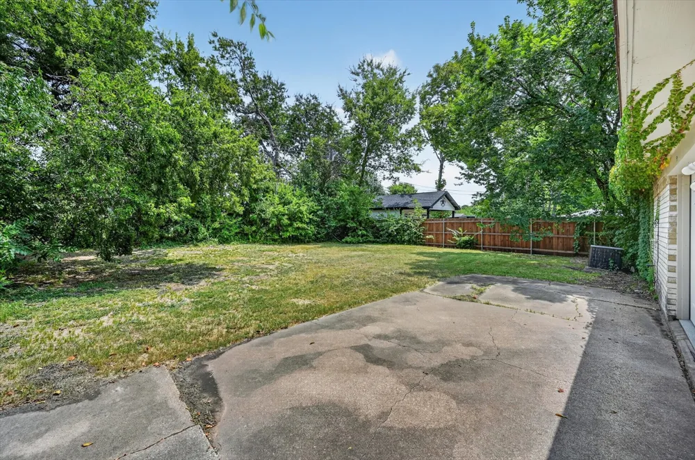 1123 Venus Street Cedar Hill, TX 75104