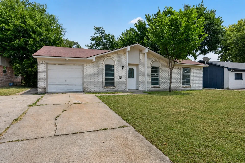 1123 Venus Street Cedar Hill, TX 75104