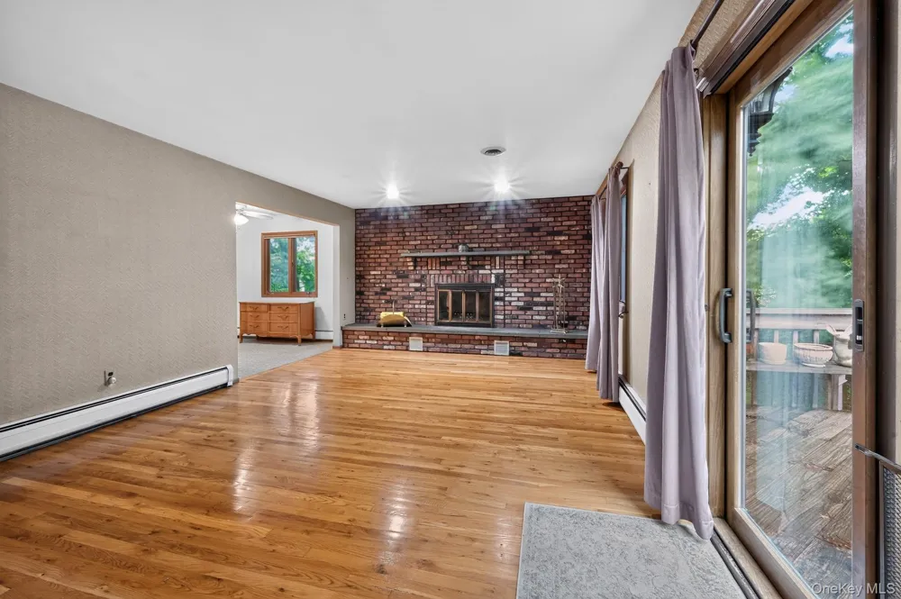 211 Waters Edge Valley Cottage, NY 10989