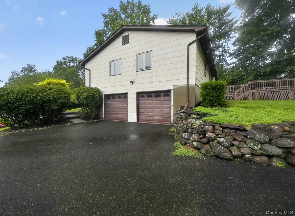 211 Waters Edge Valley Cottage, NY 10989