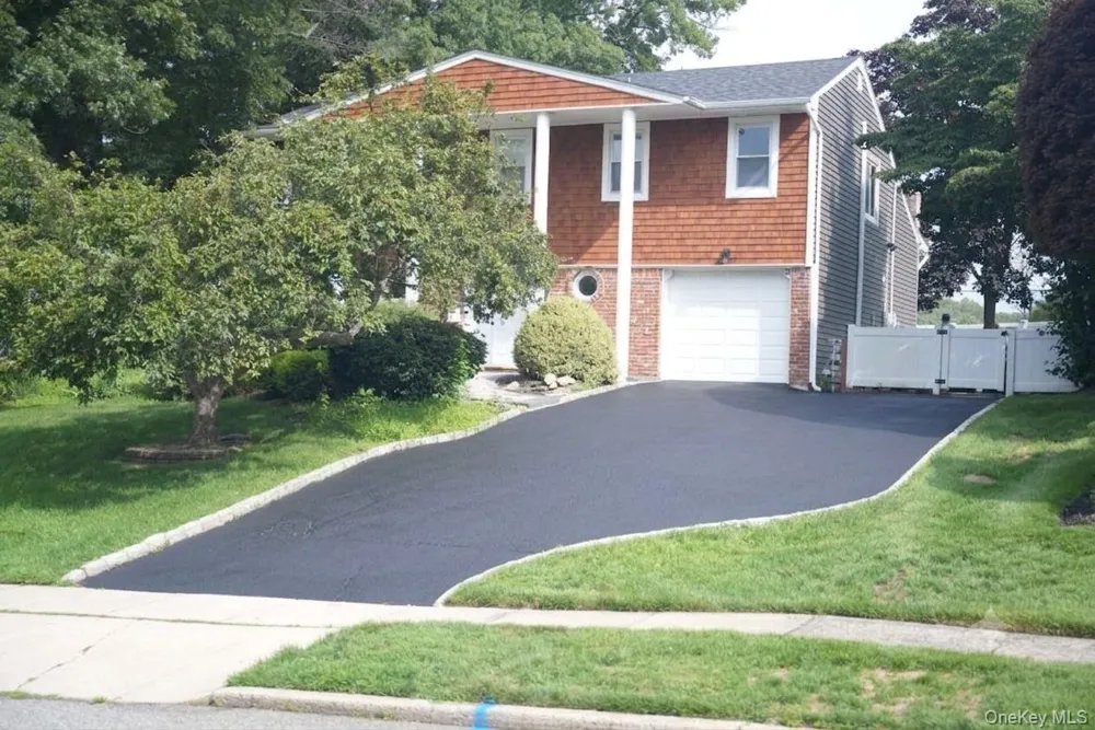 21 Wesleyan Road Commack, NY 11725
