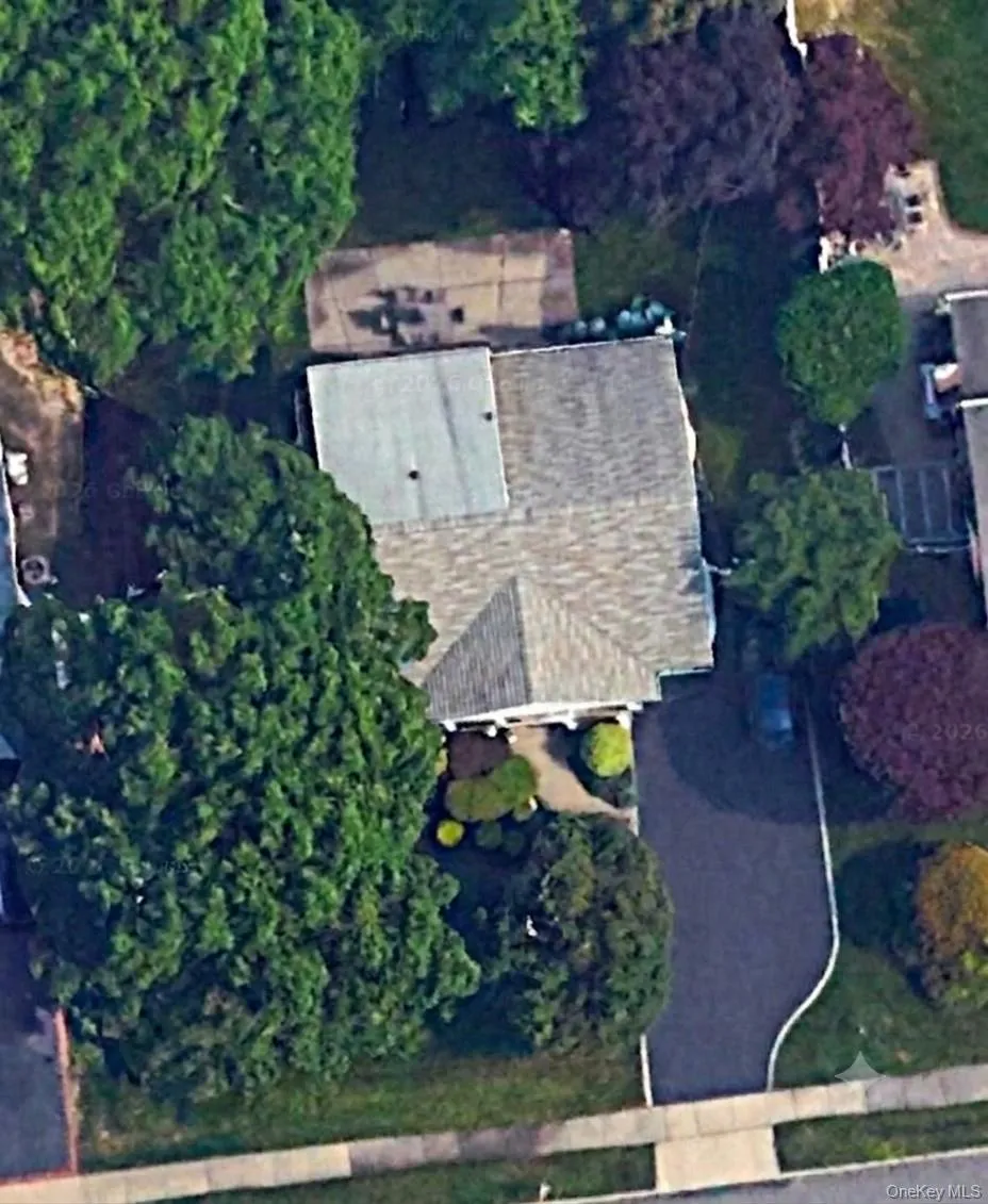 21 Wesleyan Road Commack, NY 11725