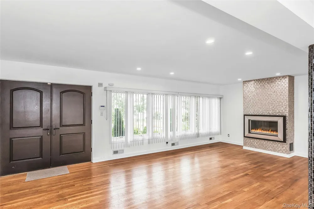 14962 Powells Cove Boulevard Whitestone, NY 11357