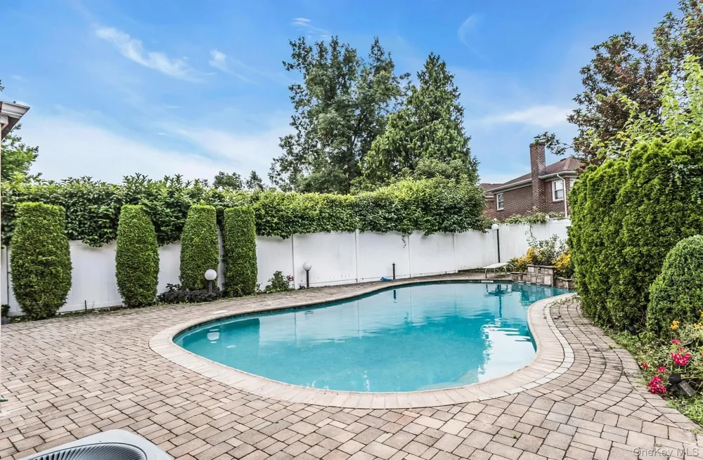 14962 Powells Cove Boulevard Whitestone, NY 11357