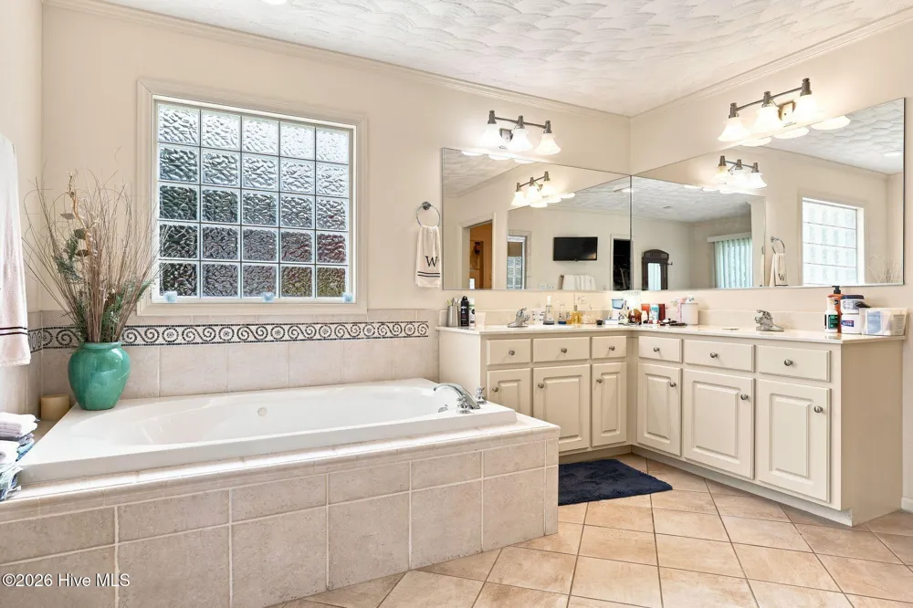 108 Arbor Drive Washington, NC 27889
