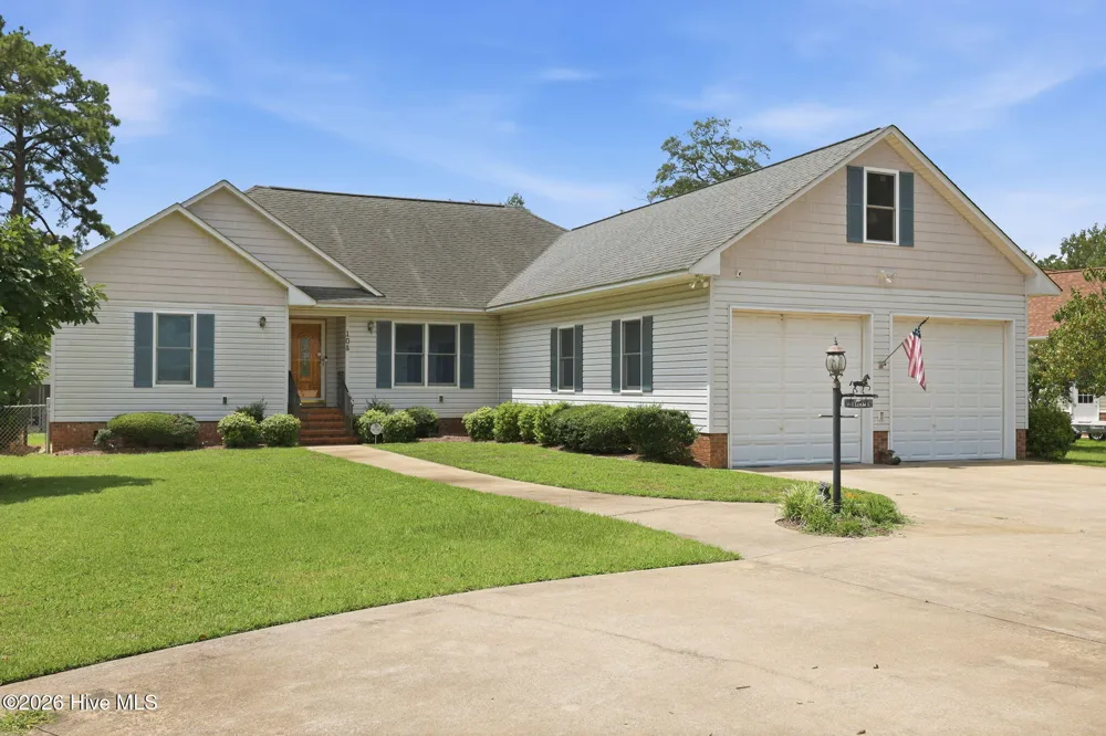 108 Arbor Drive Washington, NC 27889