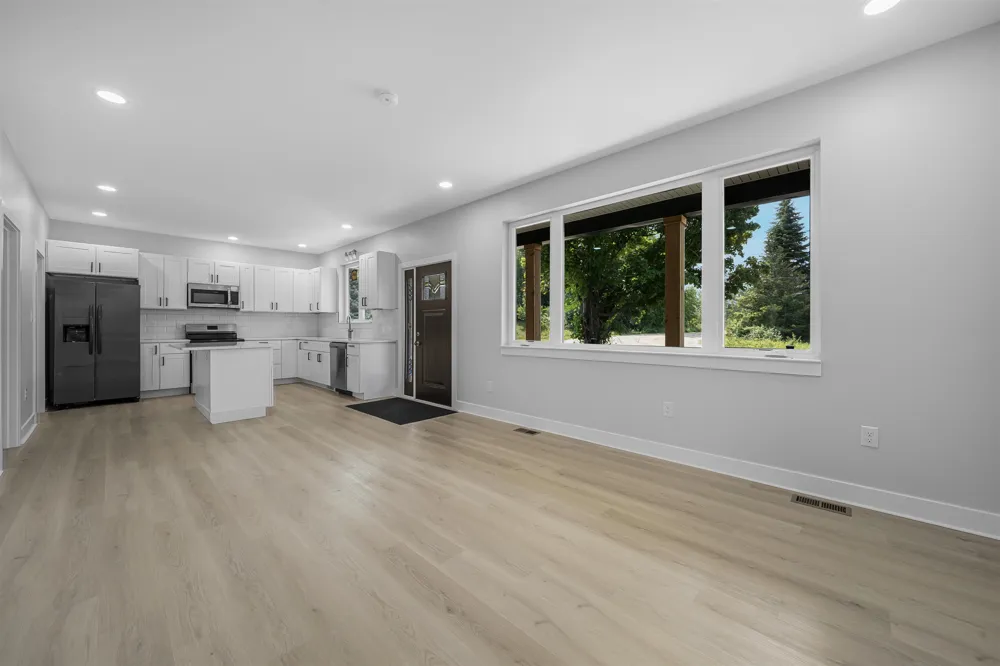 1713 Vanderlip Road East Bay Township, MI 49686