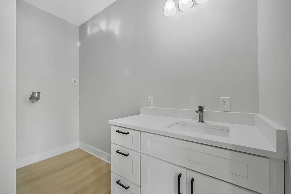 1713 Vanderlip Road East Bay Township, MI 49686