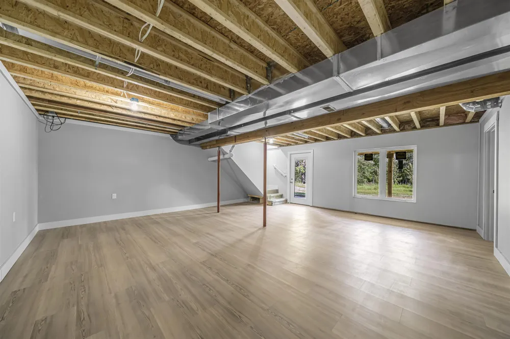 1713 Vanderlip Road East Bay Township, MI 49686