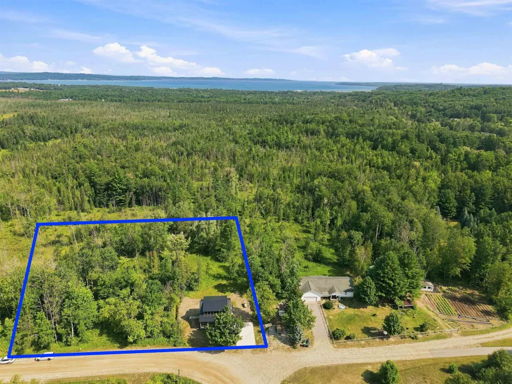 1713 Vanderlip Road East Bay Township, MI 49686