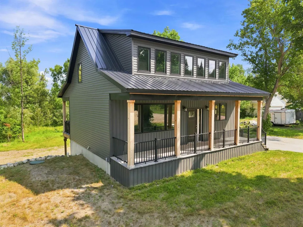 1713 Vanderlip Road East Bay Township, MI 49686