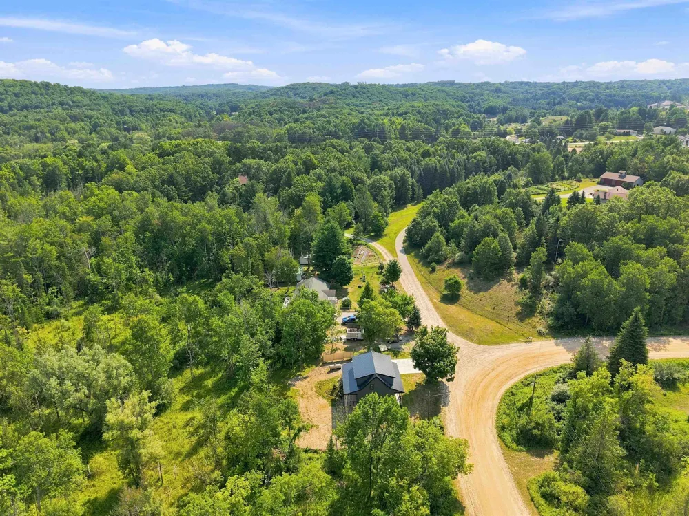 1713 Vanderlip Road East Bay Township, MI 49686