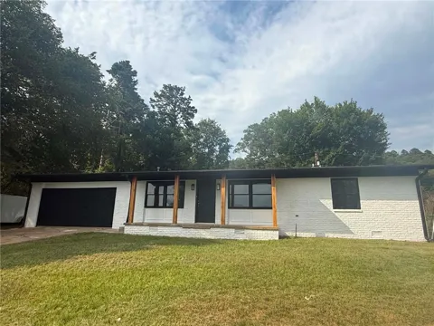 2106 Military Road