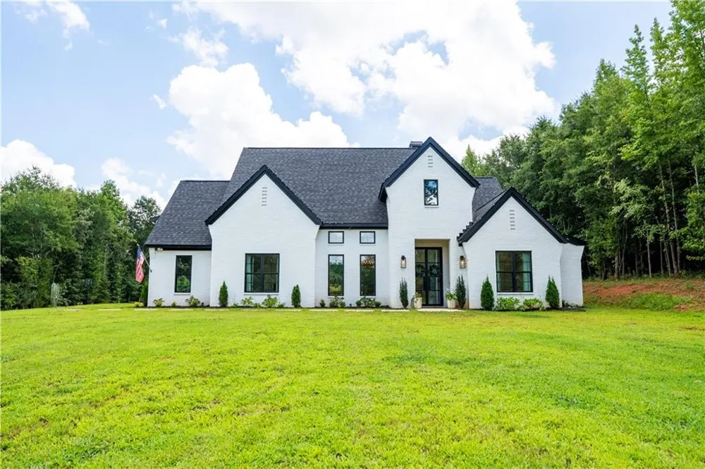 860 W Ridgeway Road Maysville, GA 30558