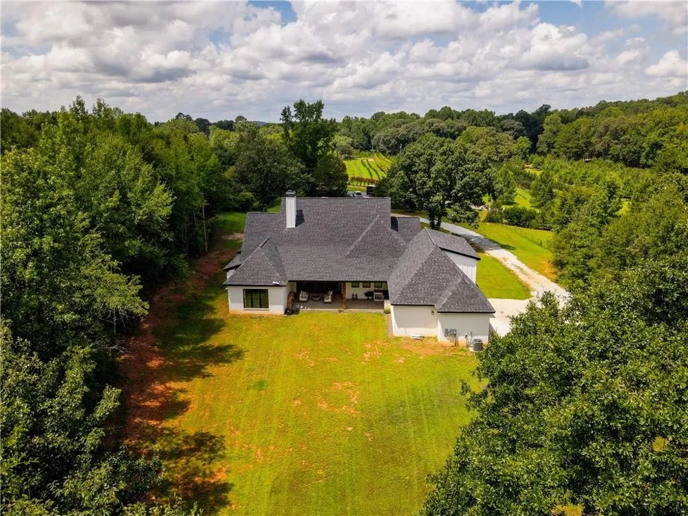 860 W Ridgeway Road Maysville, GA 30558