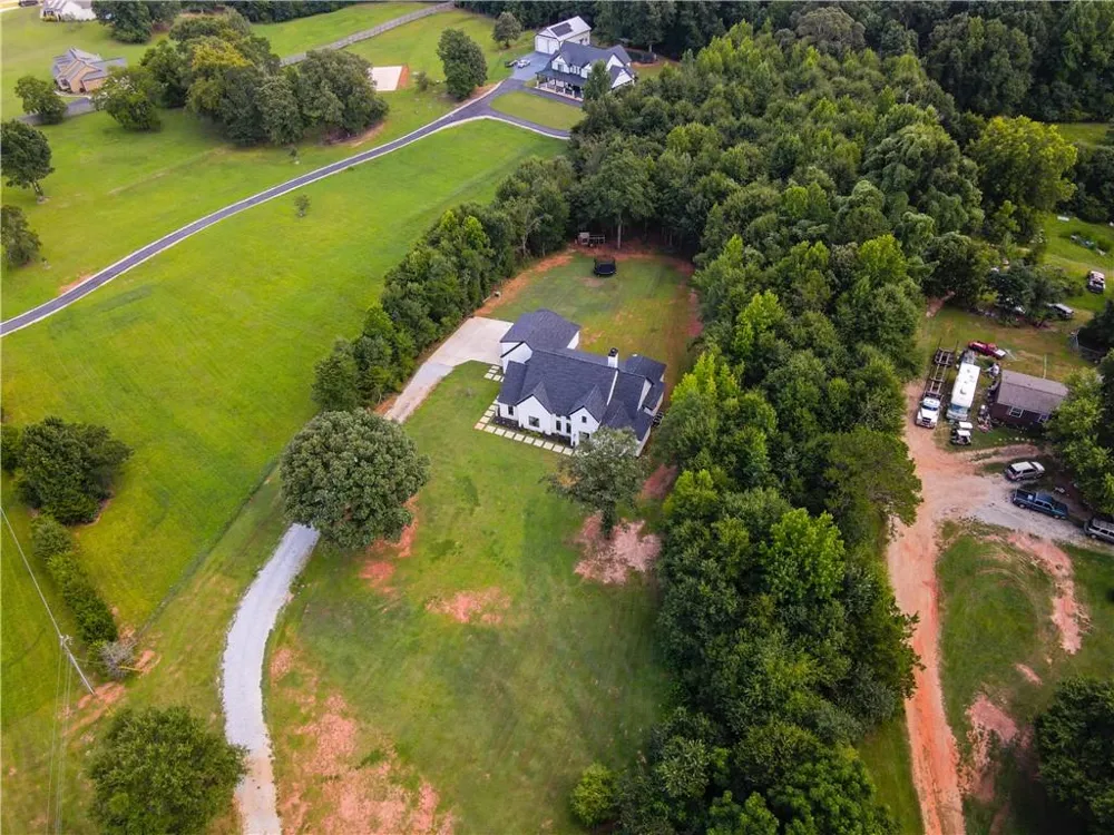 860 W Ridgeway Road Maysville, GA 30558