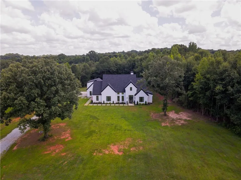 860 W Ridgeway Road Maysville, GA 30558