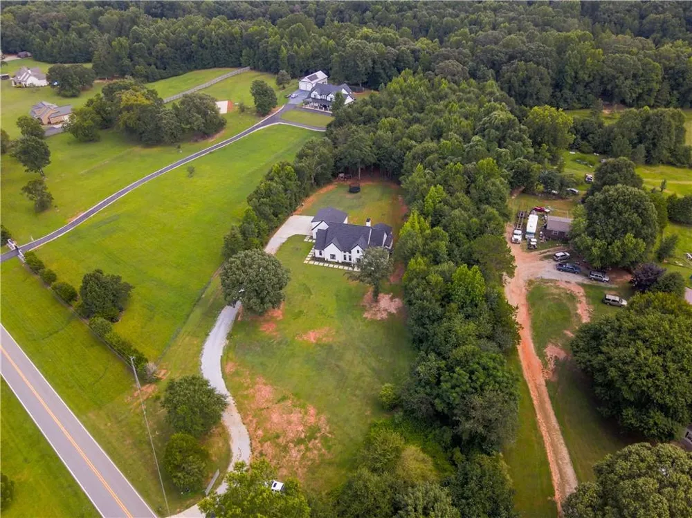 860 W Ridgeway Road Maysville, GA 30558