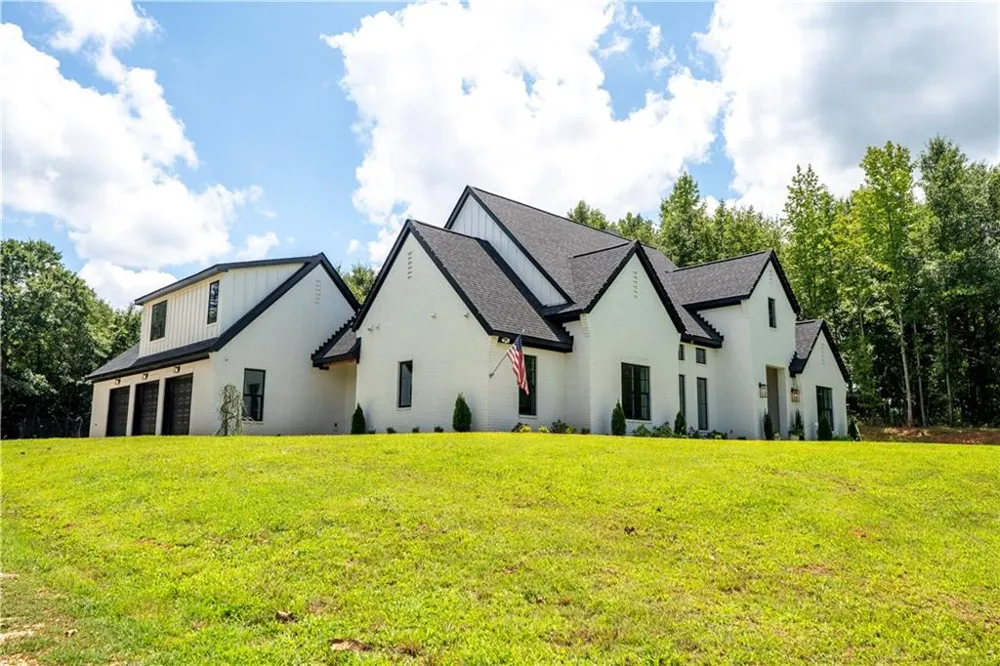 860 W Ridgeway Road Maysville, GA 30558