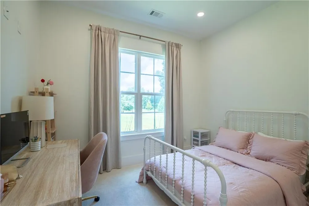 860 W Ridgeway Road Maysville, GA 30558