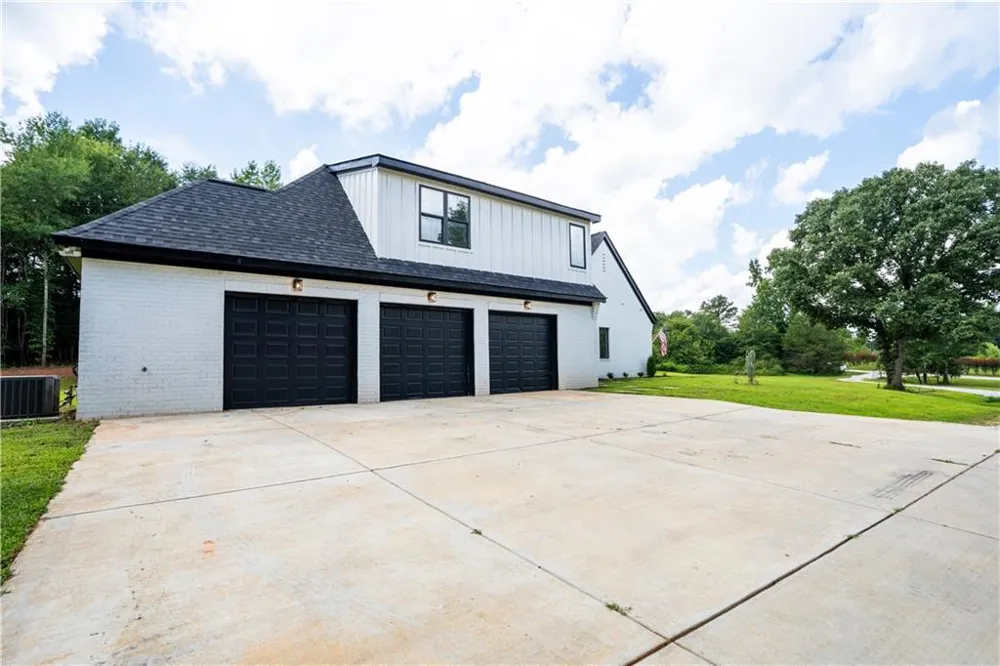 860 W Ridgeway Road Maysville, GA 30558