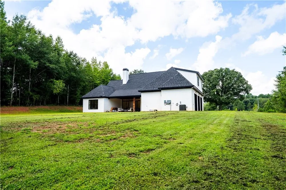 860 W Ridgeway Road Maysville, GA 30558