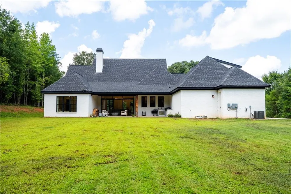 860 W Ridgeway Road Maysville, GA 30558