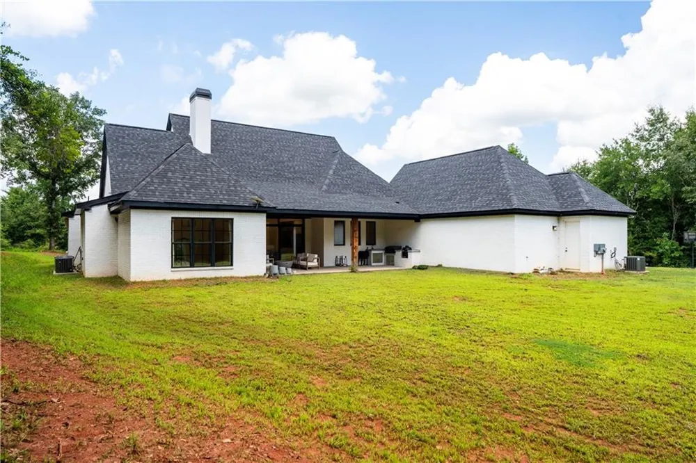 860 W Ridgeway Road Maysville, GA 30558