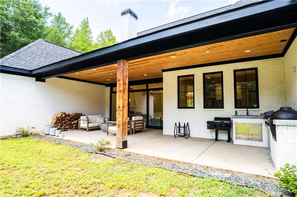 860 W Ridgeway Road Maysville, GA 30558