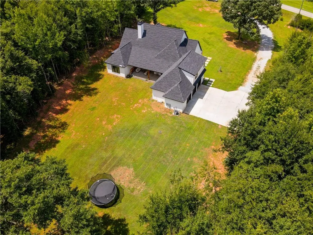860 W Ridgeway Road Maysville, GA 30558