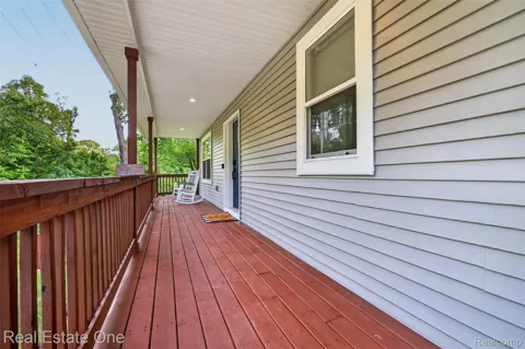 206 S Saint John Road