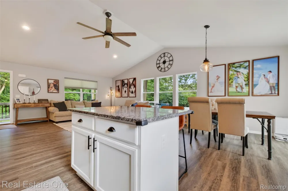 206 S Saint John Road Highland Charter Township, MI 48357