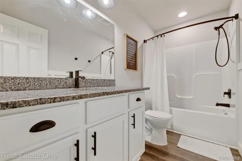 206 S Saint John Road Highland Charter Township, MI 48357