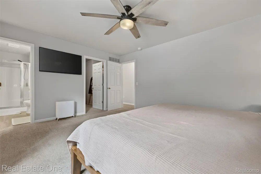 206 S Saint John Road Highland Charter Township, MI 48357