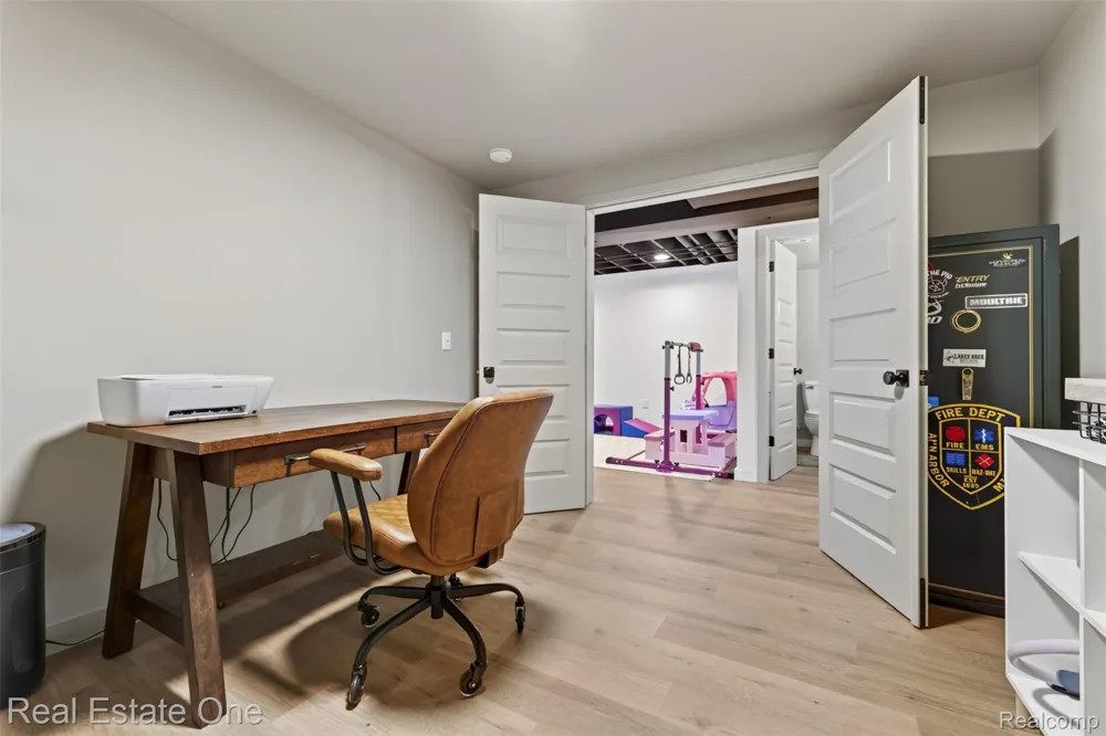 206 S Saint John Road Highland Charter Township, MI 48357