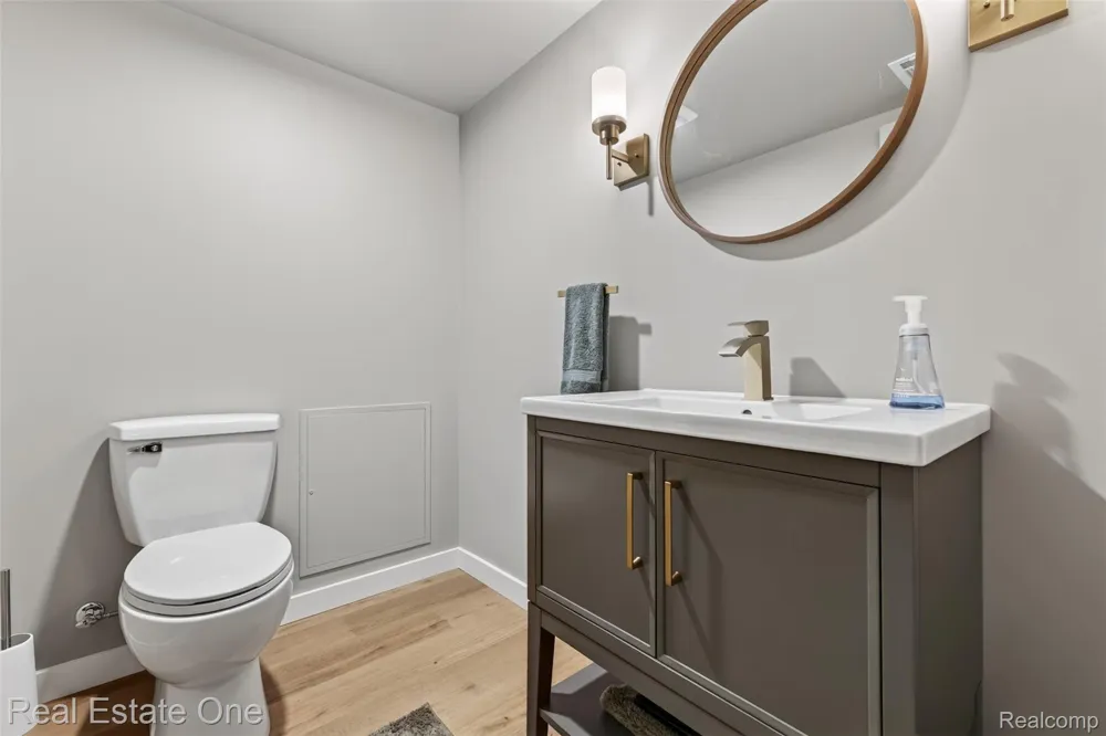 206 S Saint John Road Highland Charter Township, MI 48357