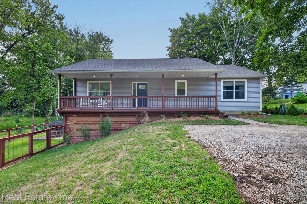206 S Saint John Road Highland Charter Township, MI 48357