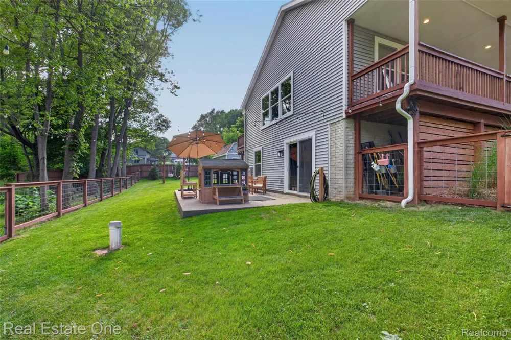 206 S Saint John Road Highland Charter Township, MI 48357