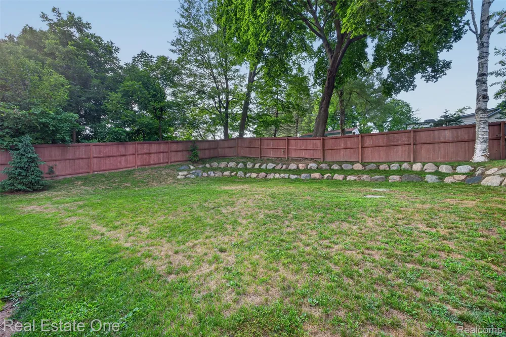 206 S Saint John Road Highland Charter Township, MI 48357