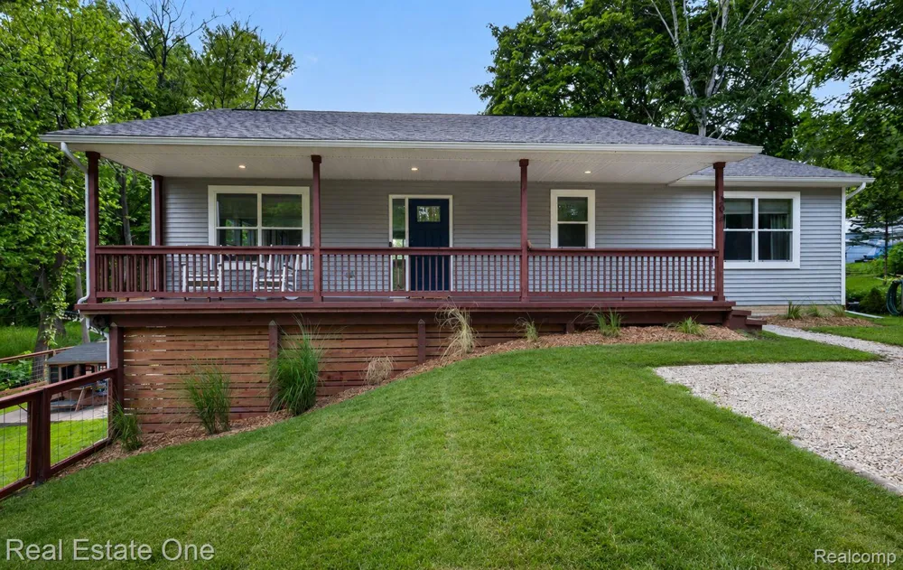 206 S Saint John Road Highland Charter Township, MI 48357