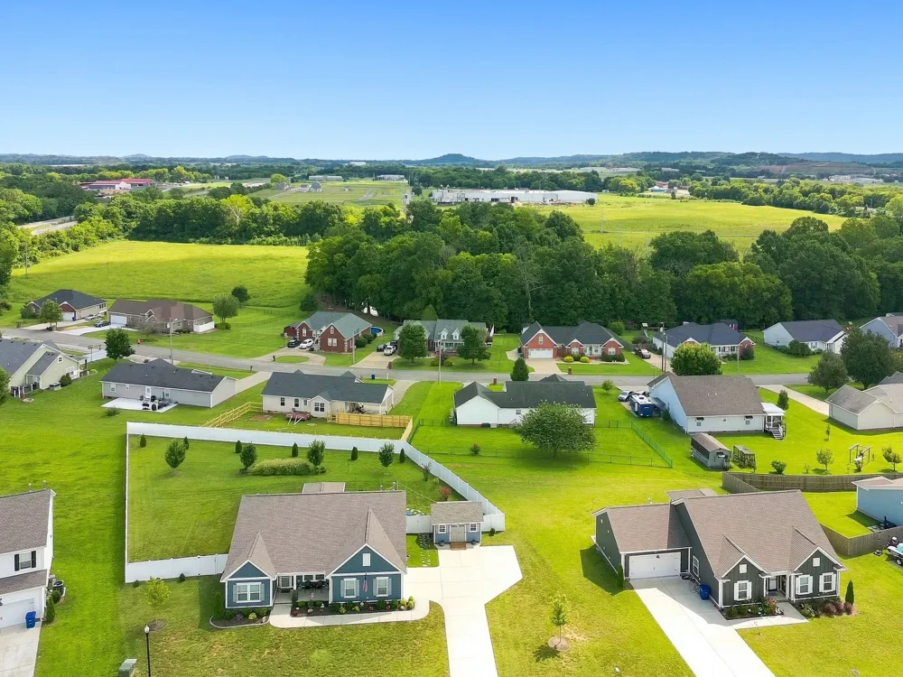 711 Larry Circle Mount Pleasant, TN 38474