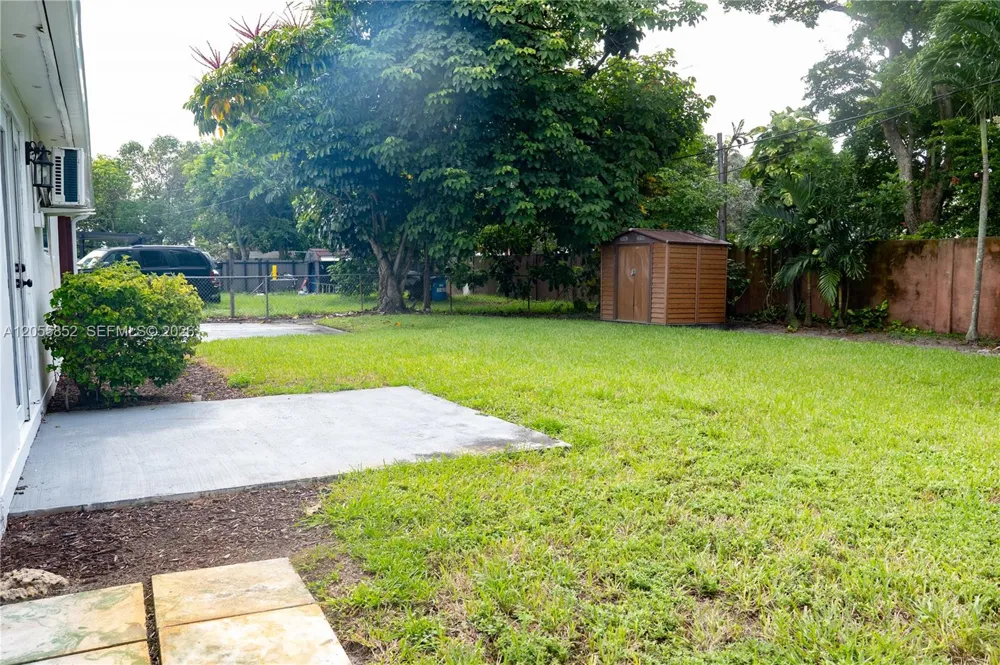7330 NW 1st Ct Pembroke Pines, FL 33024
