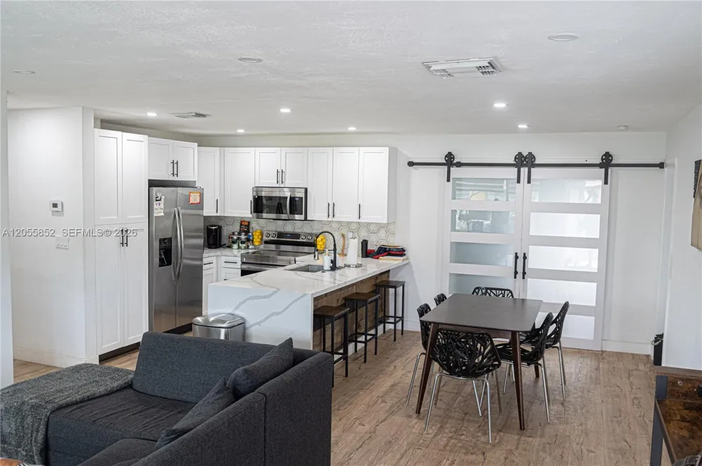 7330 NW 1st Ct Pembroke Pines, FL 33024