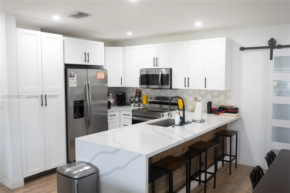 7330 NW 1st Ct Pembroke Pines, FL 33024