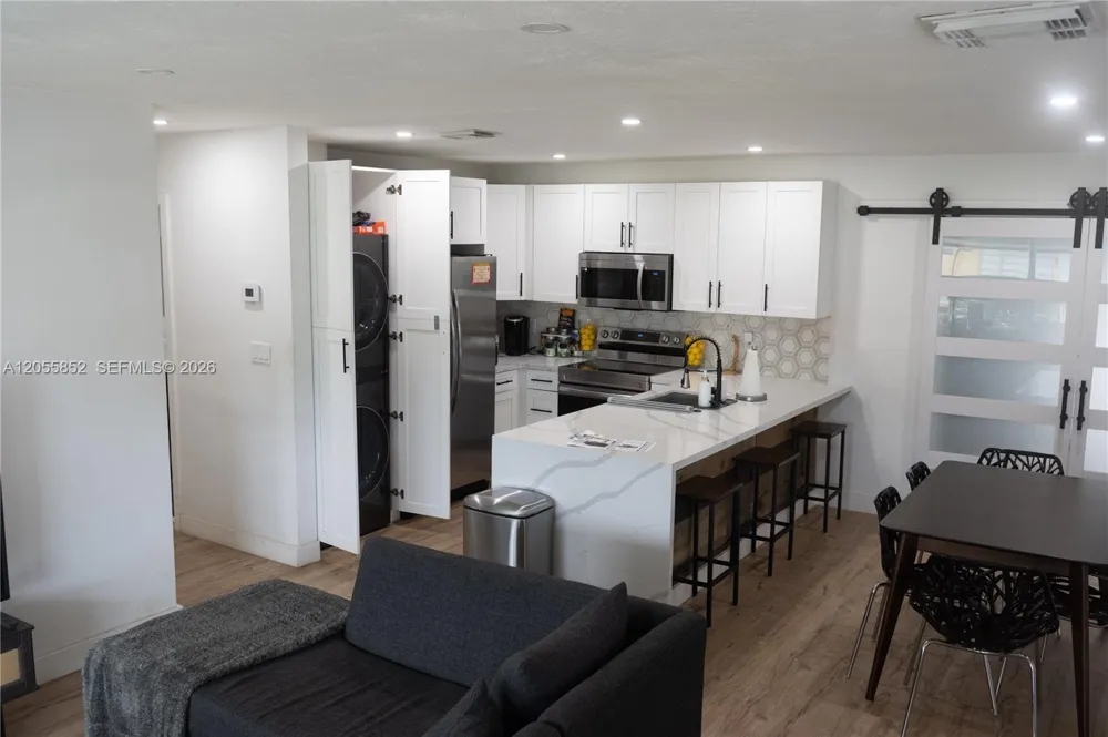 7330 NW 1st Ct Pembroke Pines, FL 33024