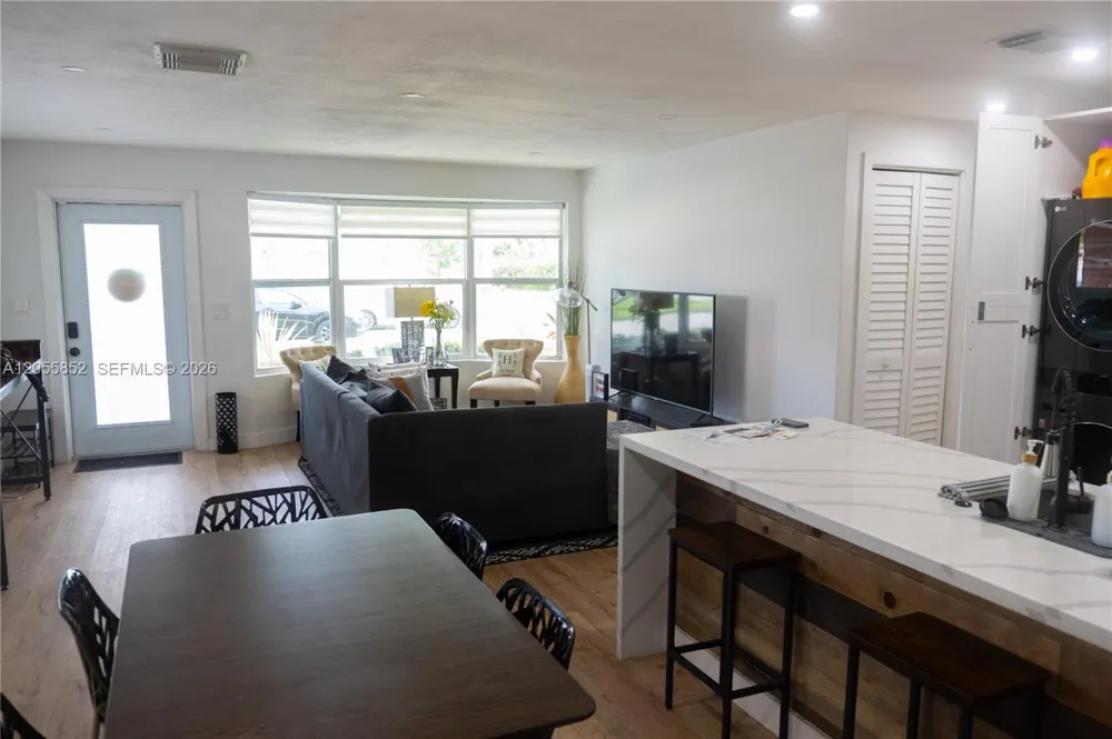 7330 NW 1st Ct Pembroke Pines, FL 33024