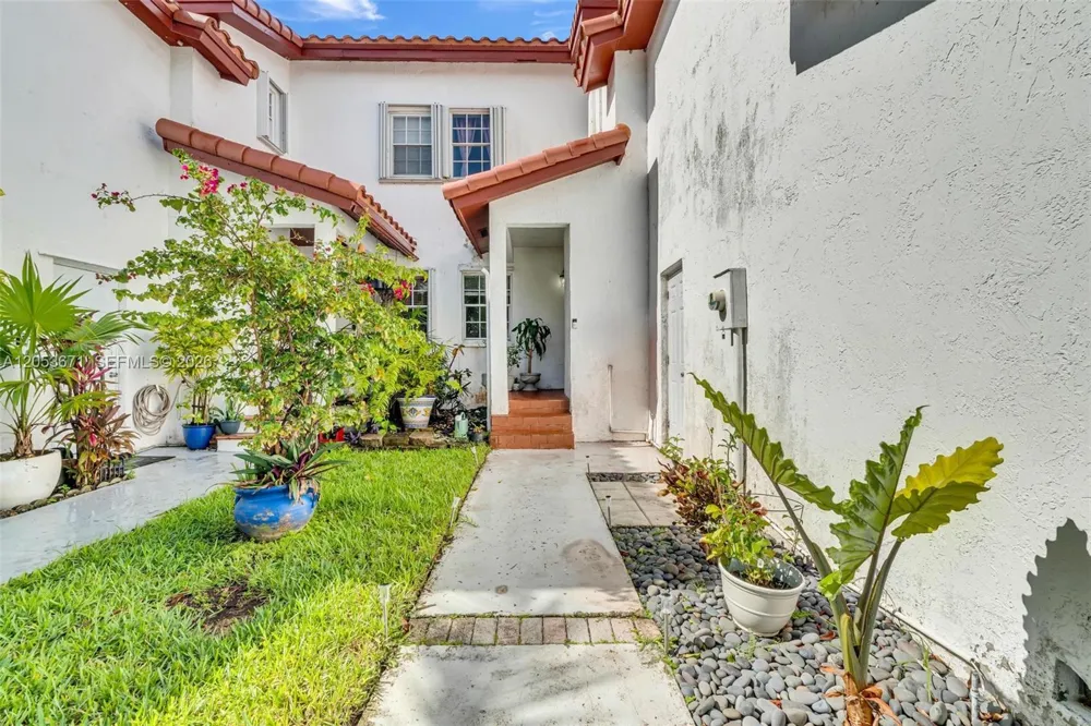8140 SW 209th St Cutler Bay, FL 33189